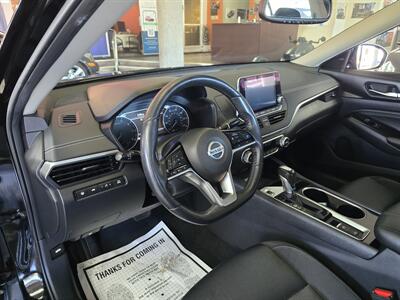 2020 Nissan Altima 2.5 SV 4DR SEDAN AWD   - Photo 8 - Hamilton, OH 45015