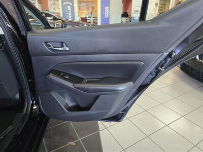 2020 Nissan Altima 2.5 SV 4DR SEDAN AWD   - Photo 16 - Hamilton, OH 45015