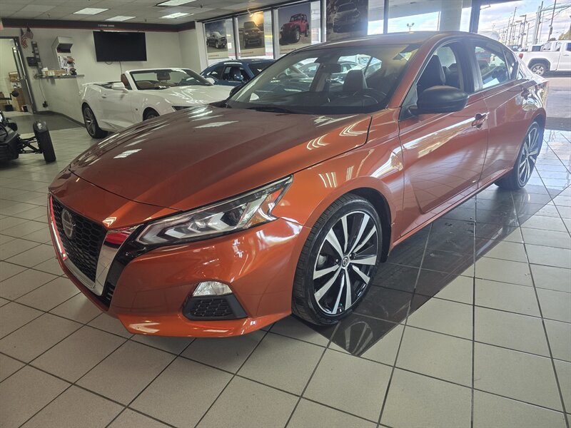 2022 Nissan Altima 2.5 SR 4DR SEDAN   - Photo 1 - Hamilton, OH 45015