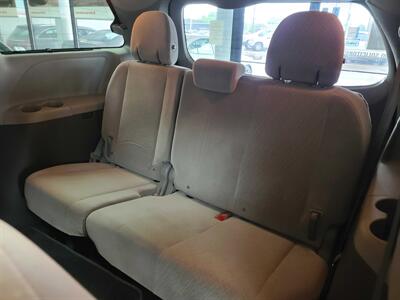 2019 Toyota Sienna LE 7-Passenger Auto Access Seat/MINI-VAN   - Photo 12 - Hamilton, OH 45015