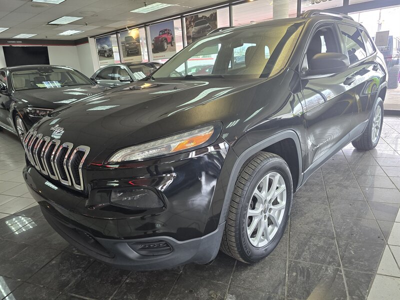 2016 Jeep Cherokee Sport 4DR SUV   - Photo 1 - Hamilton, OH 45015