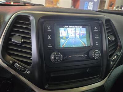 2016 Jeep Cherokee Sport 4DR SUV - Photo 19 - Hamilton, OH 45015