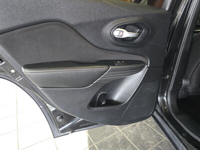 2016 Jeep Cherokee Sport 4DR SUV - Photo 10 - Hamilton, OH 45015