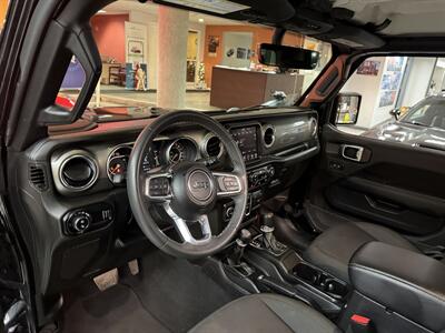 2023 Jeep Gladiator Overland 4DR CREW 4X4   - Photo 11 - Hamilton, OH 45015