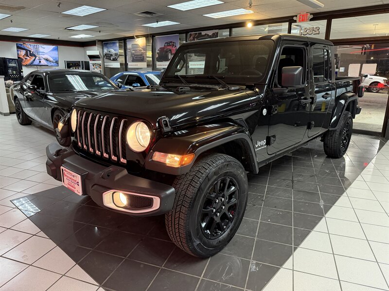 2023 Jeep Gladiator Overland 4DR CREW 4X4   - Photo 1 - Hamilton, OH 45015