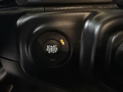 2023 Jeep Gladiator Overland 4DR CREW 4X4   - Photo 18 - Hamilton, OH 45015