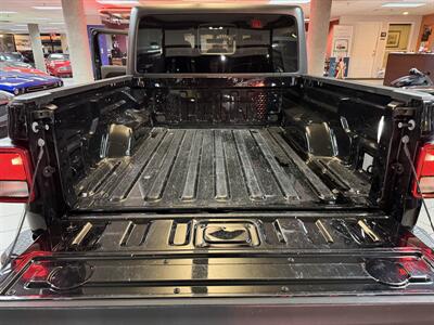 2023 Jeep Gladiator Overland 4DR CREW 4X4   - Photo 29 - Hamilton, OH 45015