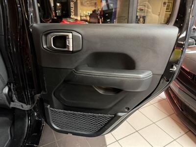 2023 Jeep Gladiator Overland 4DR CREW 4X4   - Photo 24 - Hamilton, OH 45015