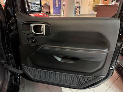 2023 Jeep Gladiator Overland 4DR CREW 4X4   - Photo 28 - Hamilton, OH 45015