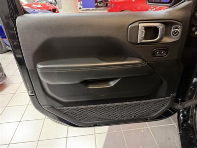 2023 Jeep Gladiator Overland 4DR CREW 4X4   - Photo 20 - Hamilton, OH 45015