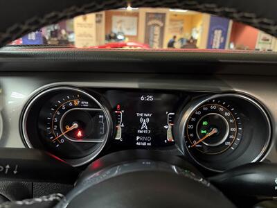 2023 Jeep Gladiator Overland 4DR CREW 4X4   - Photo 12 - Hamilton, OH 45015