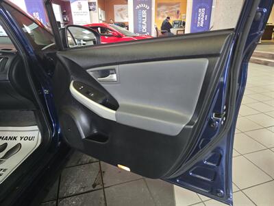 2015 Toyota Prius Four 4DR HATCHBACK   - Photo 12 - Hamilton, OH 45015