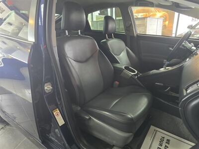 2015 Toyota Prius Four 4DR HATCHBACK   - Photo 14 - Hamilton, OH 45015