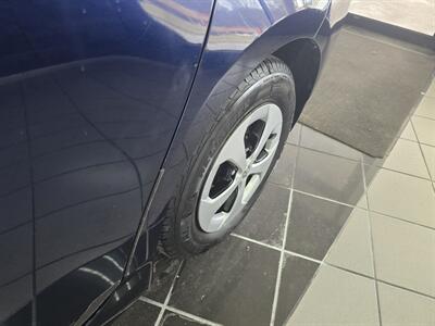 2015 Toyota Prius Four 4DR HATCHBACK   - Photo 34 - Hamilton, OH 45015