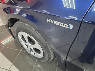 2015 Toyota Prius Four 4DR HATCHBACK   - Photo 33 - Hamilton, OH 45015