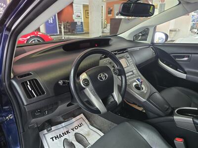 2015 Toyota Prius Four 4DR HATCHBACK   - Photo 8 - Hamilton, OH 45015