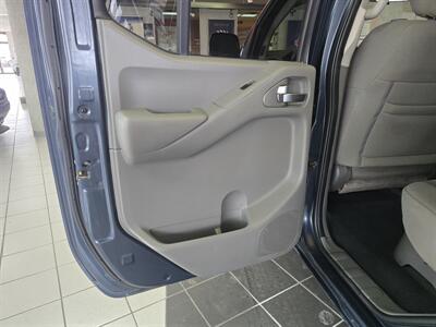 2018 Nissan Frontier SV - Photo 10 - Hamilton, OH 45015