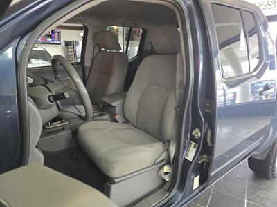 2018 Nissan Frontier SV - Photo 9 - Hamilton, OH 45015