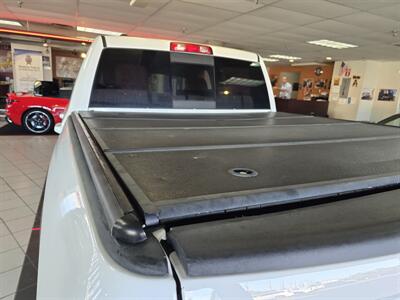 2017 RAM 1500 Rebel 4DR CREW CAB 4X4/HEMI - Photo 32 - Hamilton, OH 45015