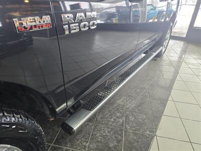 2015 RAM 1500 Sport 4DR CREW CAB 4X4   - Photo 32 - Hamilton, OH 45015