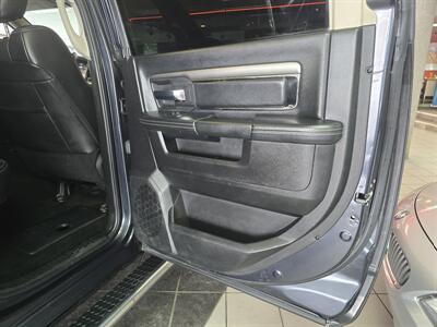 2015 RAM 1500 Sport 4DR CREW CAB 4X4   - Photo 16 - Hamilton, OH 45015
