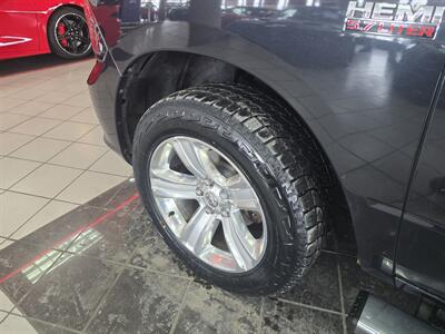 2015 RAM 1500 Sport 4DR CREW CAB 4X4   - Photo 38 - Hamilton, OH 45015