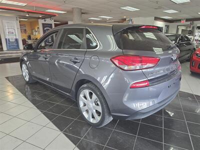 2018 Hyundai Elantra Base 4DR HATCHBACK - Photo 6 - Hamilton, OH 45015