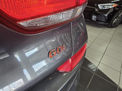 2018 Hyundai Elantra Base 4DR HATCHBACK - Photo 25 - Hamilton, OH 45015