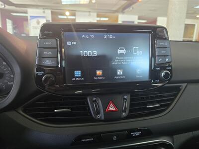 2018 Hyundai Elantra Base 4DR HATCHBACK - Photo 19 - Hamilton, OH 45015