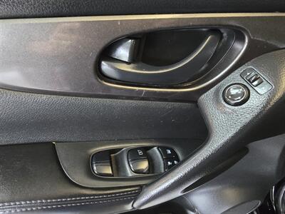 2019 Nissan Rogue S 4DR WAGON - Photo 17 - Hamilton, OH 45015