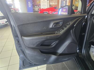 2021 Chevrolet Trax LT - Photo 7 - Hamilton, OH 45015