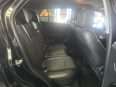 2021 Chevrolet Trax LT - Photo 15 - Hamilton, OH 45015