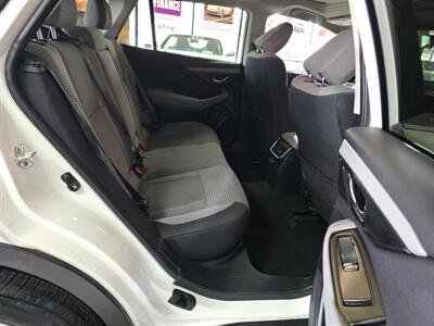 2022 Subaru Outback Premium 4DR CROSSOVER AWD   - Photo 16 - Hamilton, OH 45015