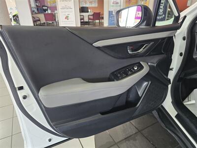 2022 Subaru Outback Premium 4DR CROSSOVER AWD   - Photo 7 - Hamilton, OH 45015