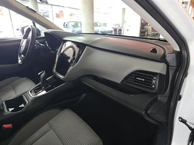 2022 Subaru Outback Premium 4DR CROSSOVER AWD   - Photo 13 - Hamilton, OH 45015