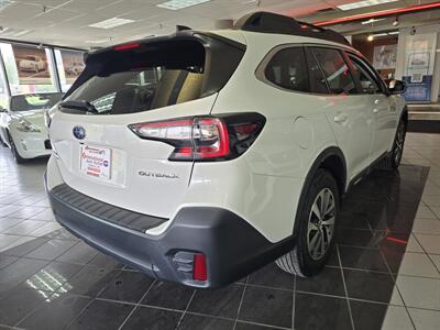 2022 Subaru Outback Premium 4DR CROSSOVER AWD   - Photo 4 - Hamilton, OH 45015