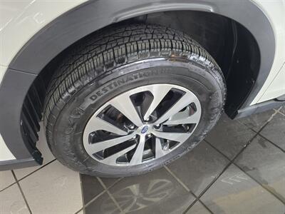 2022 Subaru Outback Premium 4DR CROSSOVER AWD   - Photo 35 - Hamilton, OH 45015