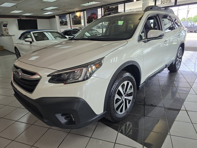 2022 Subaru Outback Premium 4DR CROSSOVER AWD   - Photo 1 - Hamilton, OH 45015