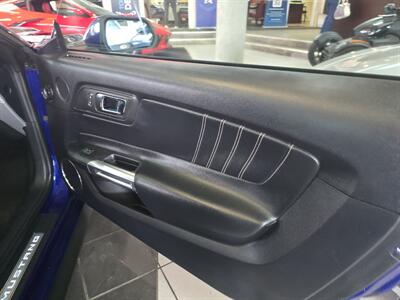 2015 Ford Mustang EcoBoost Premium   - Photo 14 - Hamilton, OH 45015