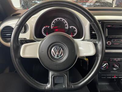 2013 Volkswagen Beetle 2.5L PZEV 2DR HATCHBACK   - Photo 17 - Hamilton, OH 45015