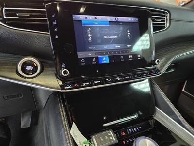 2024 Jeep Wagoneer Series II 4DR SUV 4X4   - Photo 29 - Hamilton, OH 45015