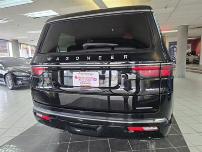 2024 Jeep Wagoneer Series II 4DR SUV 4X4   - Photo 5 - Hamilton, OH 45015