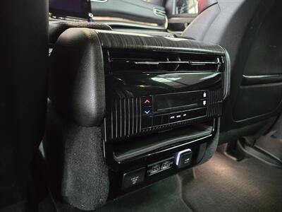 2024 Jeep Wagoneer Series II 4DR SUV 4X4   - Photo 14 - Hamilton, OH 45015