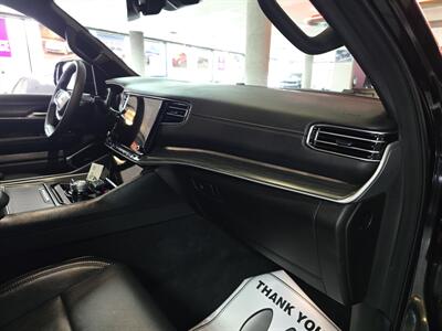 2024 Jeep Wagoneer Series II 4DR SUV 4X4   - Photo 16 - Hamilton, OH 45015