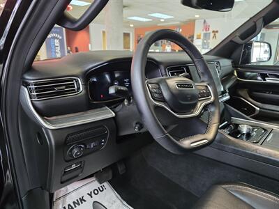 2024 Jeep Wagoneer Series II 4DR SUV 4X4   - Photo 8 - Hamilton, OH 45015