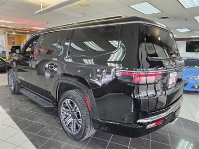 2024 Jeep Wagoneer Series II 4DR SUV 4X4   - Photo 6 - Hamilton, OH 45015