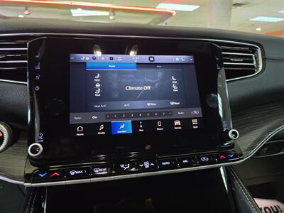 2024 Jeep Wagoneer Series II 4DR SUV 4X4   - Photo 28 - Hamilton, OH 45015