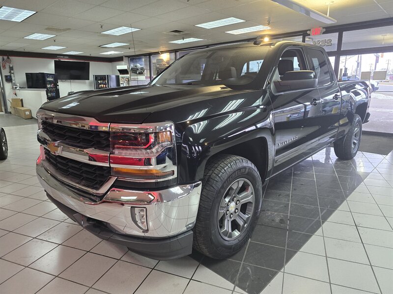 2016 Chevrolet Silverado 1500 LT EXTENDED CAB 4X4   - Photo 1 - Hamilton, OH 45015