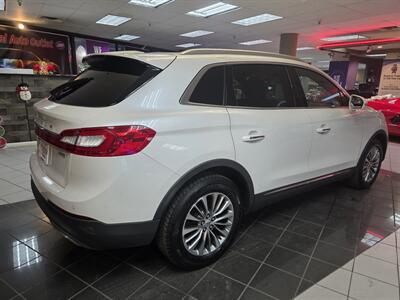 2018 Lincoln MKX Select 4DR SUV AWD   - Photo 6 - Hamilton, OH 45015