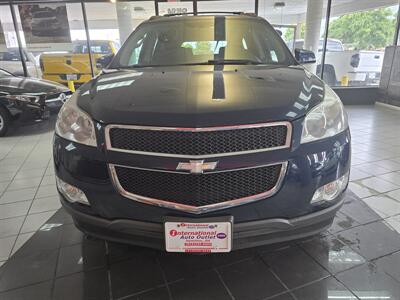 2010 Chevrolet Traverse LT 4DR SUV   - Photo 2 - Hamilton, OH 45015
